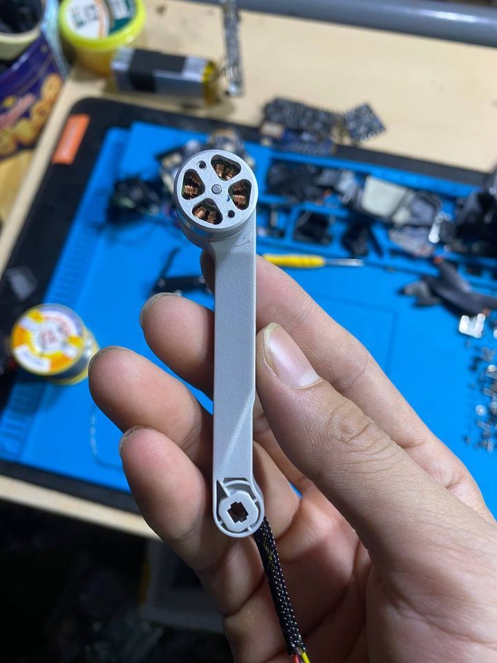 Trục mô tơ flycam Faith Mini 2