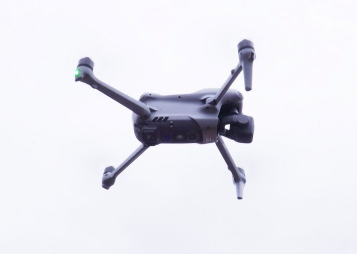 Ảnh chụp dji air 3 đang bay